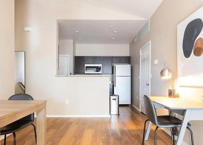 Apartment Landing Modern With Amazing Amenities