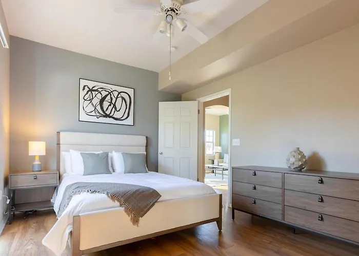 Landing Modern With Amazing Amenities Apartment *